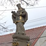 Stĺp so sochou Jána Nepomuckého